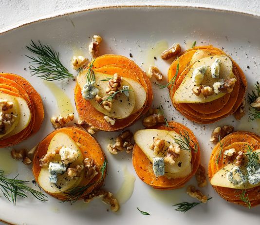 Mini millefoglie di patate dolci, gorgonzola e pere