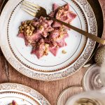 Ravioli stella alla robiola con pesto di noci