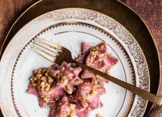 Ravioli stella alla robiola con pesto di noci Ravioli stella alla robiola con pesto di noci