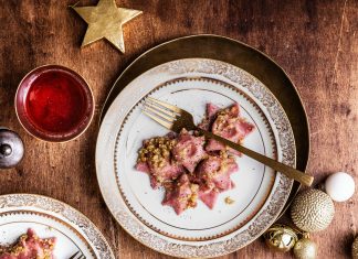 Ravioli stella alla robiola con pesto di noci Ravioli stella alla robiola con pesto di noci