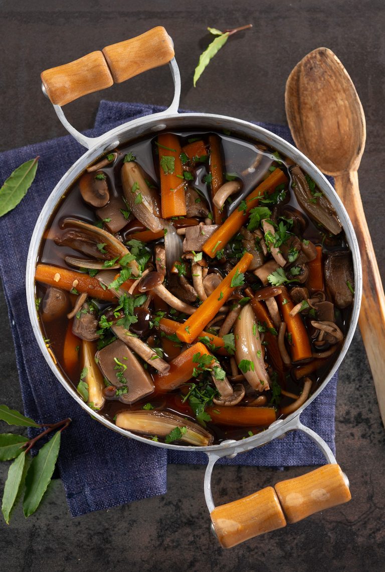 vegan-bourguignon-funghi Bourguignon di funghi, carote e scalogni al vino rosso