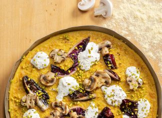 Farinata con stracciatella, radicchio e funghi alla piastra