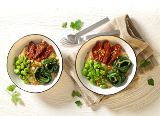 poke mediterraneo con fave e cicoria piccante