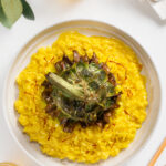Risotto allo zafferano con carciofi alla giudia