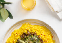 Risotto allo zafferano con carciofi alla giudia