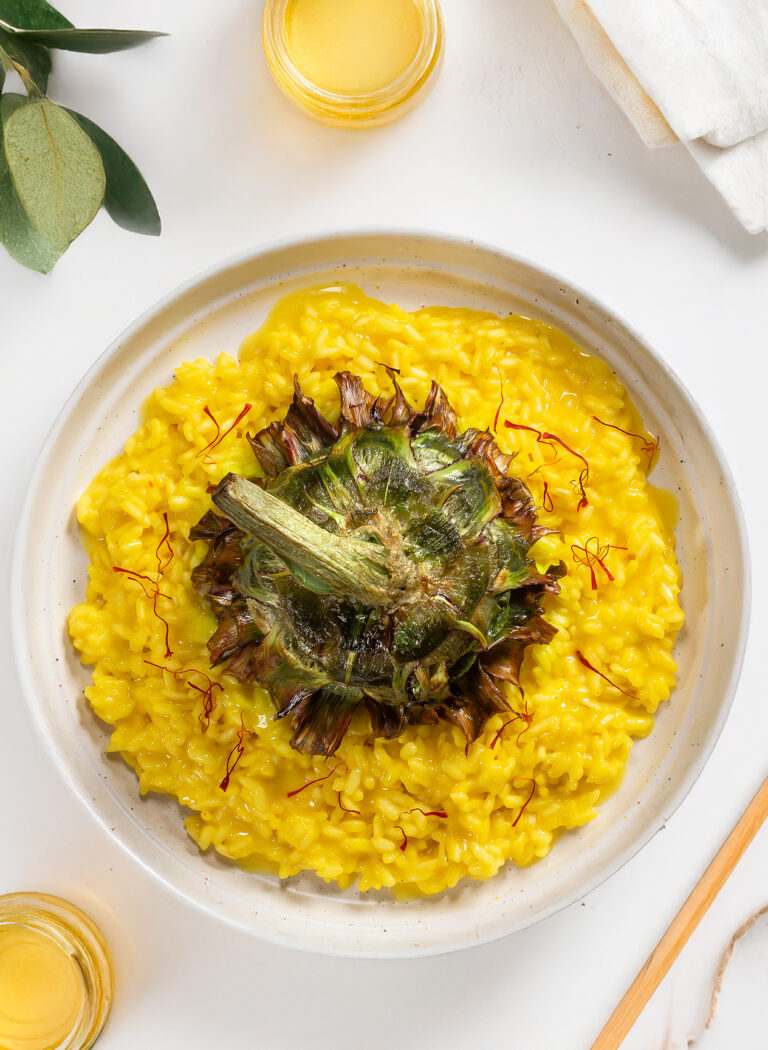 Risotto allo zafferano con carciofi alla giudia