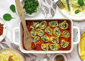 Rotolini ripieni al forno con salsa di pomodoro
