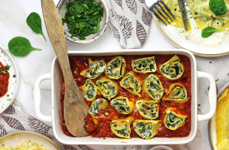 Rotolini ripieni al forno con salsa di pomodoro