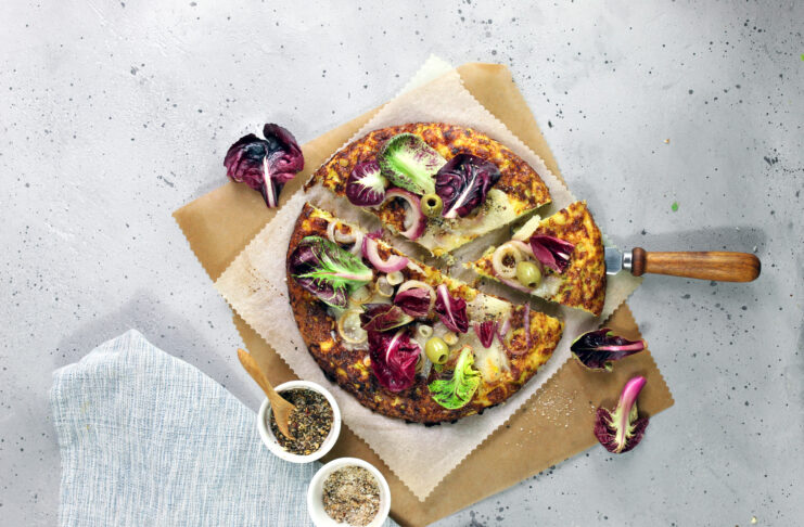 Tortilla-pizza di cappuccio e radicchio