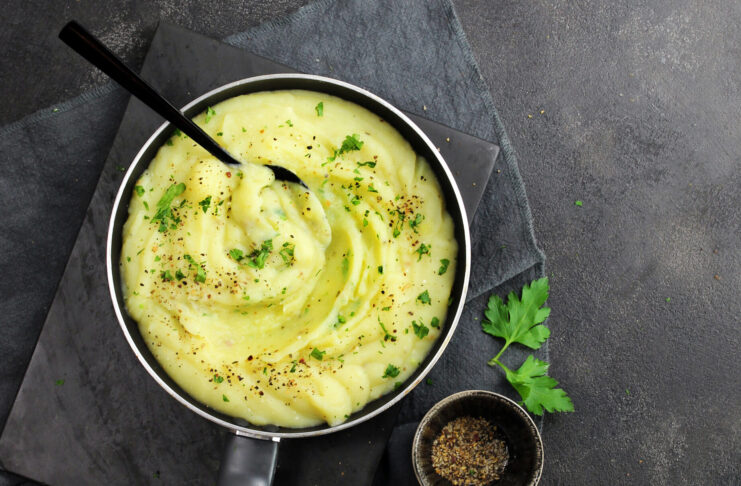 Purè di patate e gambi di broccoli