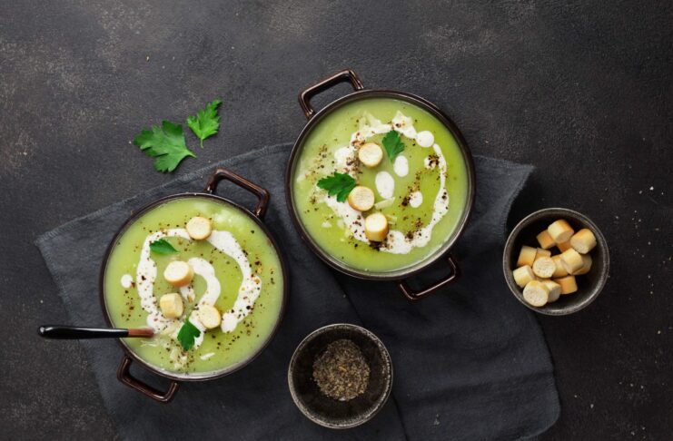 Vellutata verde di gambi di broccoli