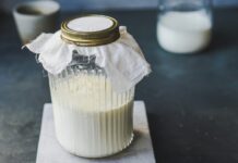 Provate l’accoppiata kefir + fibre (e l’infiammazione si spegne) Kefir e fibre proprietà: riduce l'infiammazione?