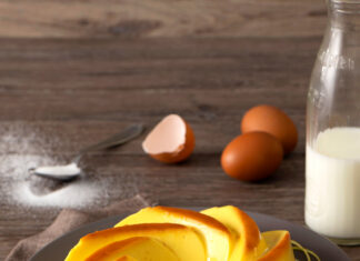 Dolce fiordilatte con vaniglia e zafferano