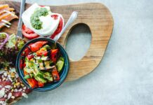 La dieta che protegge le donne esiste, uno studio lo conferma donne e dieta mediterranea