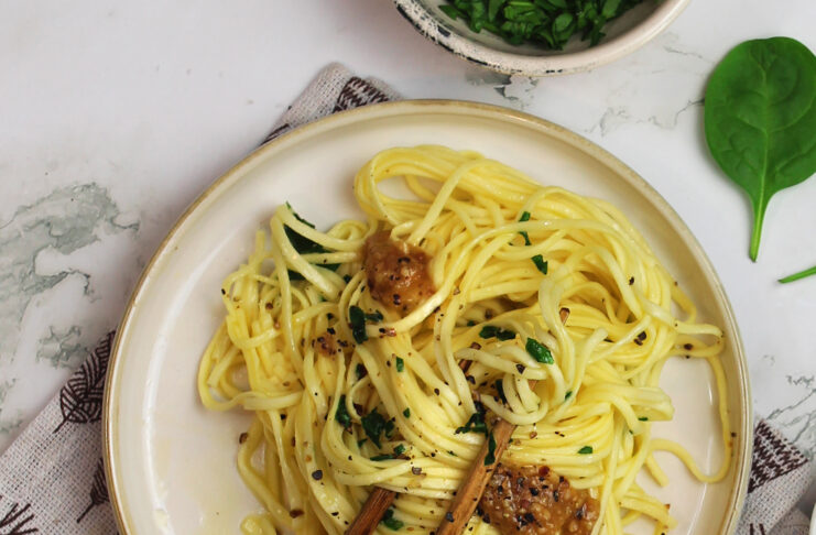 Tajarin con burro alle erbe e crema al tartufo