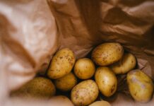 Acqua delle patate bollite