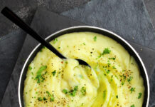 Purè di patate e gambi di broccoli