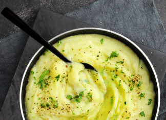 Purè di patate e gambi di broccoli