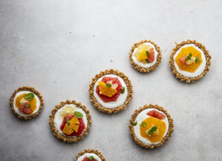 Tartellette di avena, cocco e agrumi