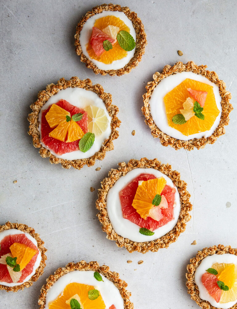 Tartellette di avena, cocco e agrumi