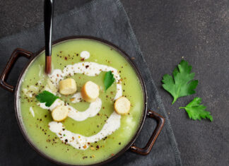 Vellutata verde di gambi di broccoli