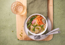 Cuscus colorato con asparagi e carciofi