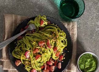Spaghetti al pesto di foglie e ravanelli arrosto