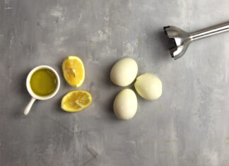 Maionese con uova sode alla maniera classica