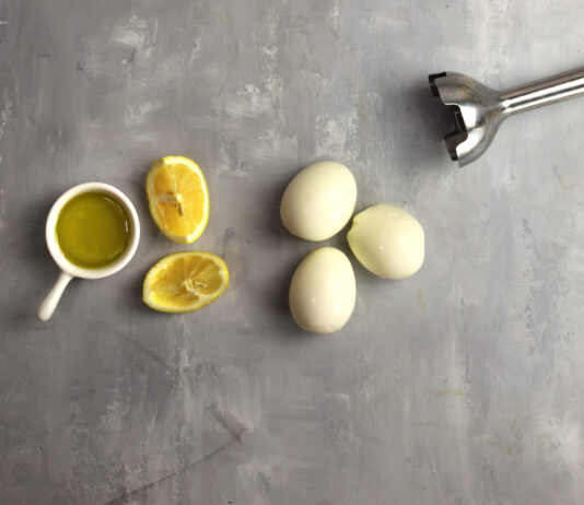 Maionese con uova sode alla maniera classica