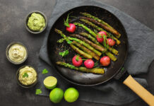 Padellata veloce di asparagi e ravanelli