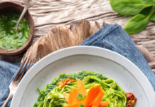 Bavette con pesto amabile di tarassaco e carote croccanti