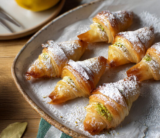 Brioche veloci di fillo ai pistacchi