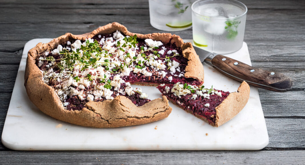 Galette di grano saraceno con barbabietole e feta