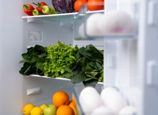 Come pulire il frigo in modo naturale