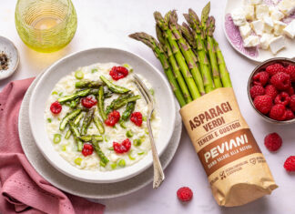 Risotto agli asparagi, caprino e lamponi