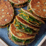 Mini sandwich di grano saraceno con barba di frate e carote