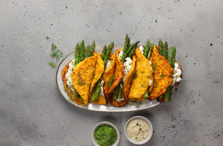Tacos di carote, ricotta e asparagi