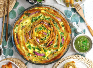 Torta salata di fillo, crescenza e cipolle rosse