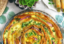 Torta salata di fillo, crescenza e cipolle rosse