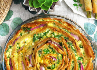 Torta salata di fillo, crescenza e cipolle rosse