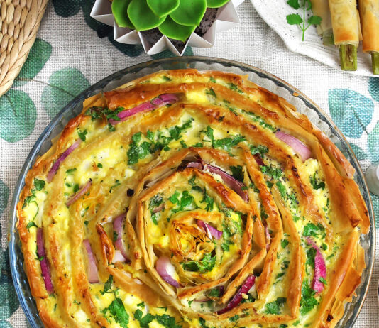 Torta salata di fillo, crescenza e cipolle rosse