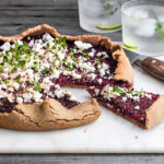 Galette di grano saraceno con barbabietole e feta