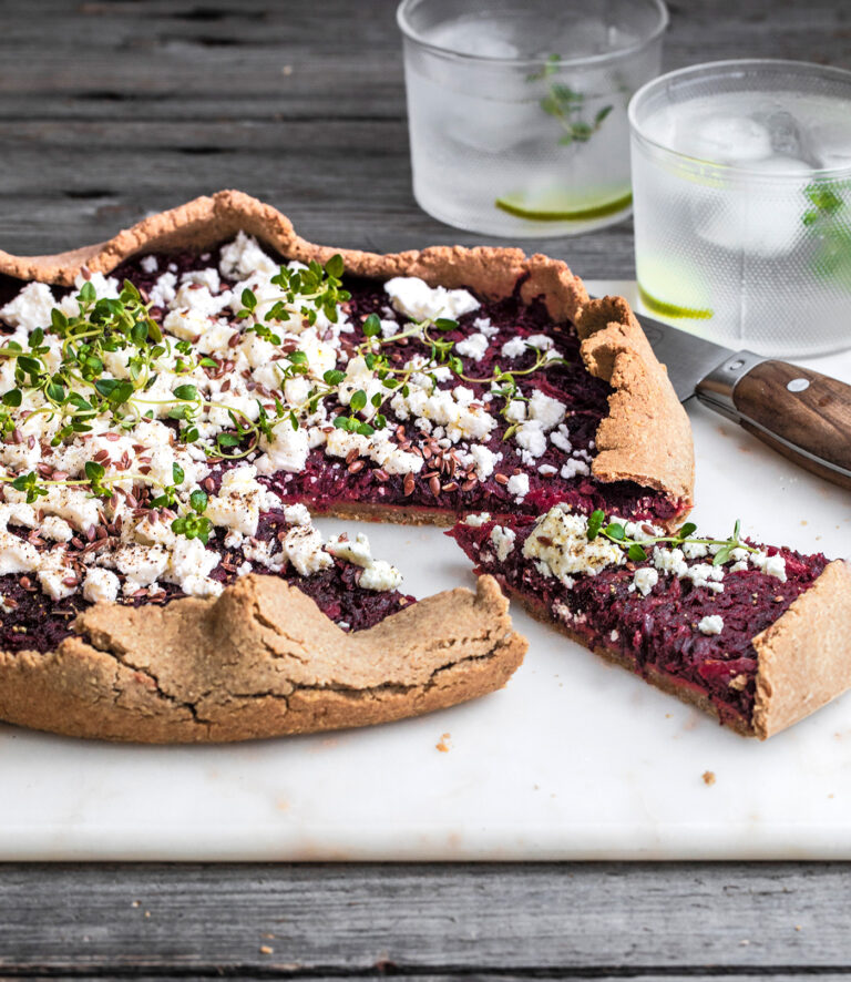 Galette di grano saraceno con barbabietole e feta