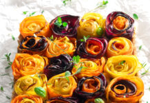 Crostata salata con roselline di carote colorate