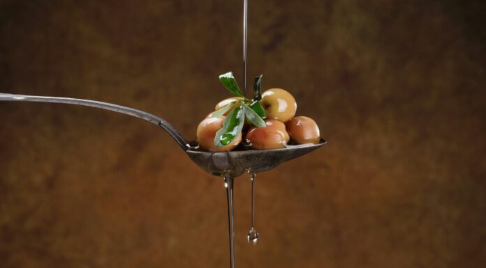 L’olio extravergine fa bene al cervello: il segreto è nel microbiota olio extravergine d'oliva fa bene