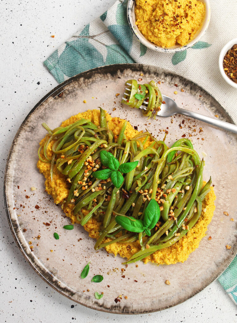 spaghettoni-piattoni Spaghettoni di piattoni, aglio, olio e crema di carote
