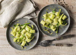 Gnocchi di patate, piselli e riso ai doppi asparagi