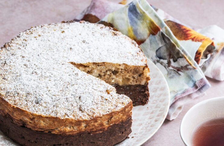 Torta di riso e cioccolato con mandorle e cedro