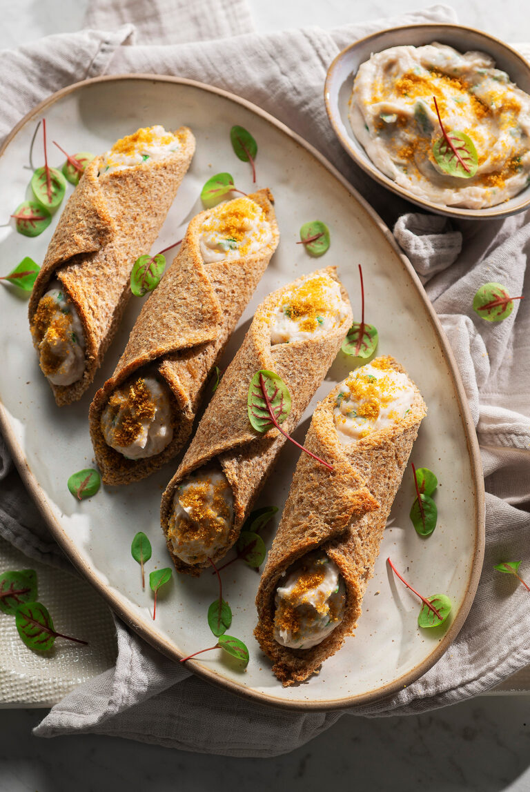 cannoli-pane-bottarga-vegan Cannoli di pane con paté e bottarga vegan