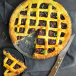 Crostata vegana salata di patate e cipolle rosse